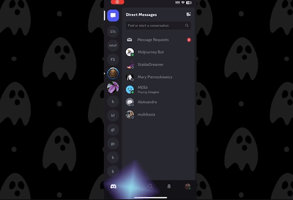 Location of 'Friends' button on Discord mobile app