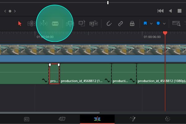 Selecting the Razor Blade tool in DaVinci Resolve 18